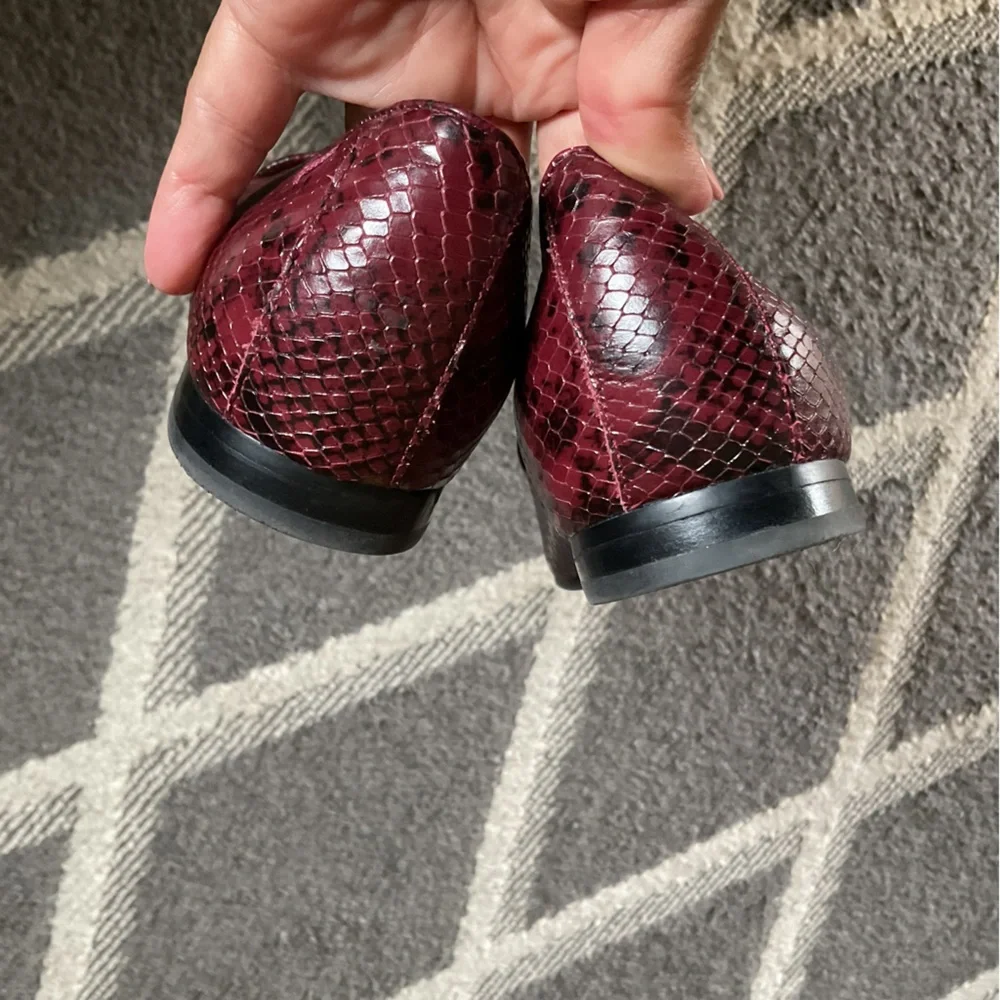 Vionic Willa Boa Slip On Shoes Wine Snakeskin Print Flat Loafers Size 8.5 - Picture 6 of 9